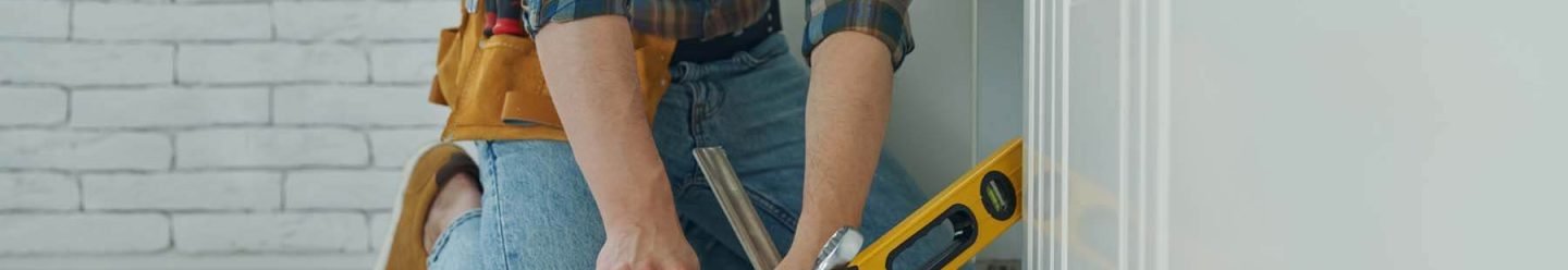 close-up-of-confident-handyman-preparing-tools-to-2022-12-16-14-08-30-utc.jpg